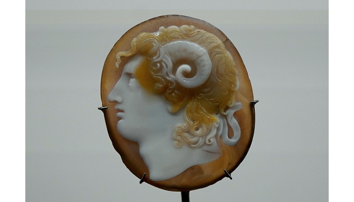 Engraved gemstone showing Alexander the Great as Zeus-Ammon. Italy, mid 16th century