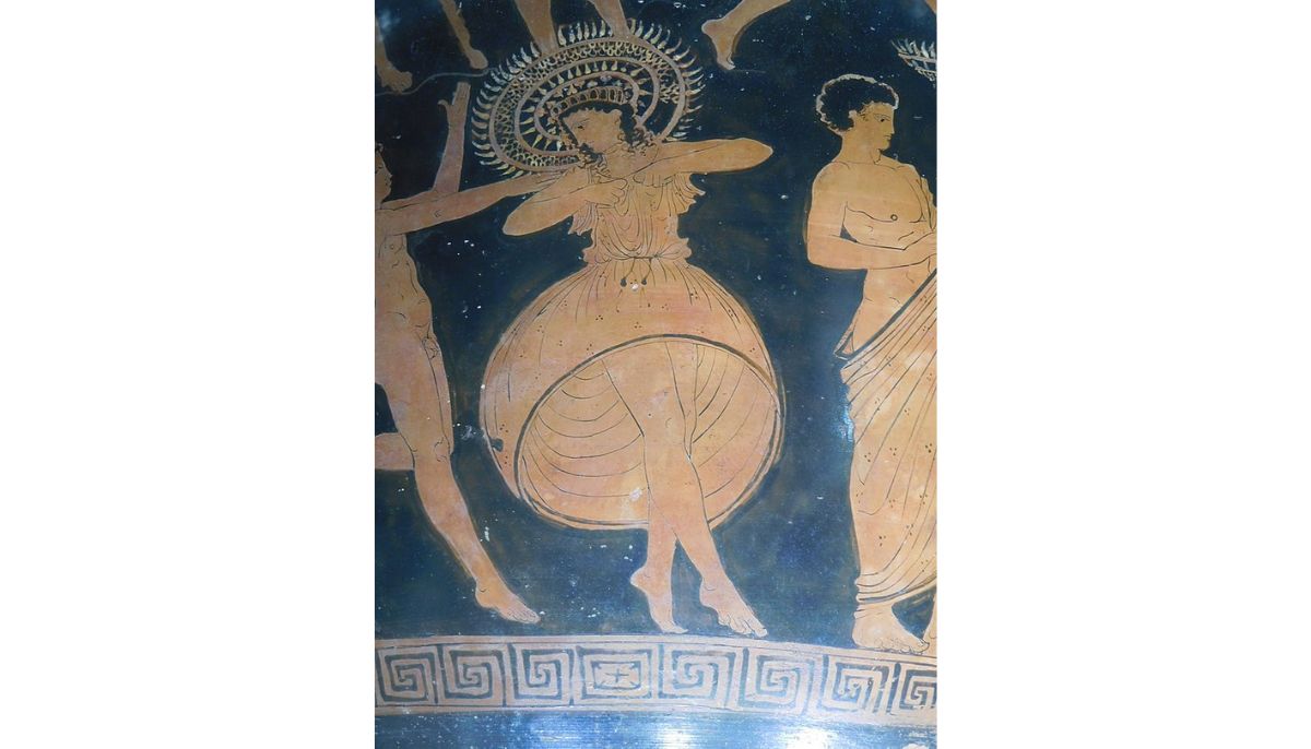 Dancer to Apollo Karneios, wearing kalatiskos straw hat. Bari, 5th Century BC red-figure volute krater. Taranto Archaeological Museum